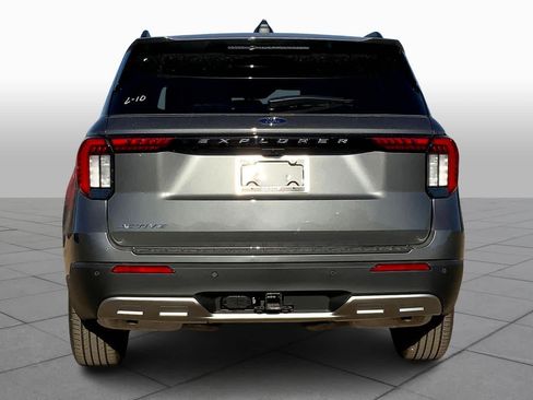 New 2026 Ford Explorer Active w/ Active Comfort Package image 4