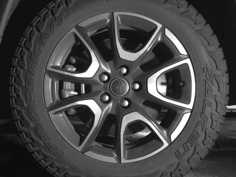 Used 2025 Jeep Compass Trailhawk image 12