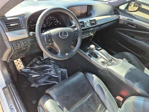 Used 2013 Lexus LS 460 w/ F-Sport Pkg RWD image 13