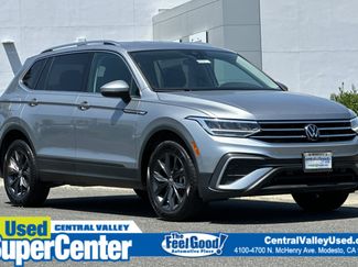 Certified 2024 Volkswagen Tiguan SE image 1