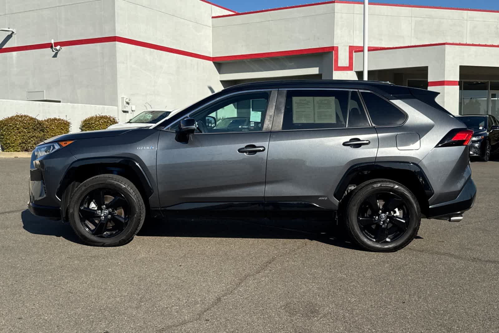 Used 2021 Toyota RAV4 XSE AWD/4WD image 9