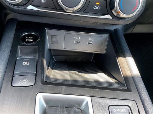 Certified 2025 Nissan Kicks SV w/ Illumination Package FWD image 31