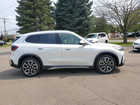 Used 2023 BMW X1 xDrive28i AWD/4WD image 6