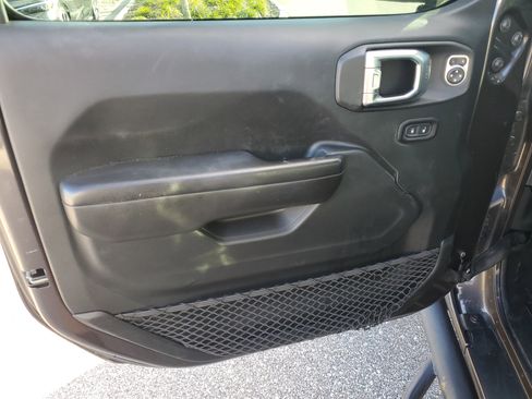 Used 2018 Jeep Wrangler Unlimited Sport S image 22