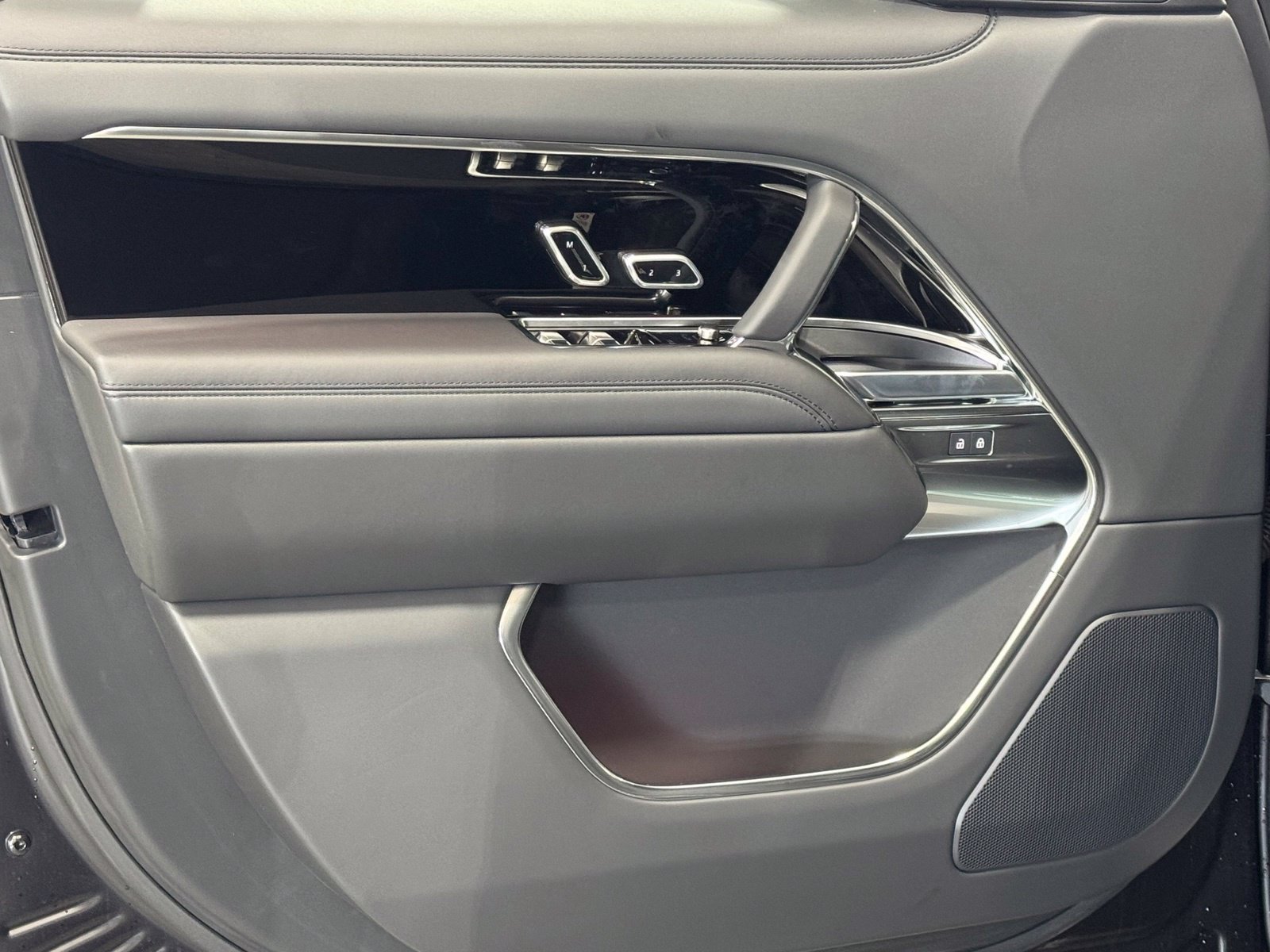 New 2026 Land Rover Range Rover SE AWD/4WD image 11