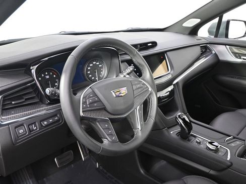 New 2025 Cadillac XT5 Sportv w/ Technology Package image 11