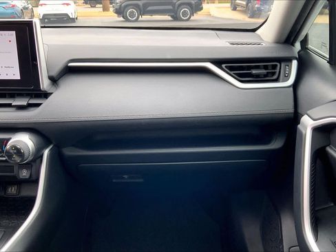 Used 2024 Toyota RAV4 XLE w/ Convenience Package FWD image 19
