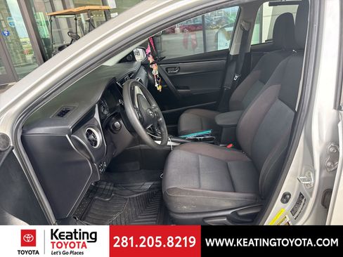 Used 2018 Toyota Corolla LE image 13