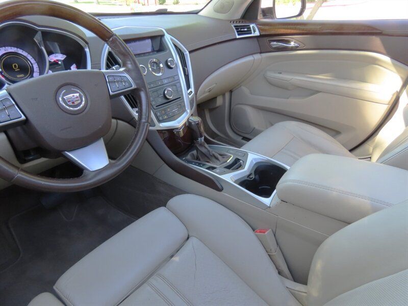 Used 2011 Cadillac SRX Luxury FWD image 18