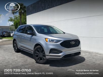 Used 2022 Ford Edge SE w/ Black Appearance Package