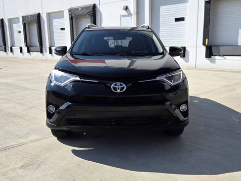 Used 2016 Toyota RAV4 XLE w/ Four Season Floor Mat Package AWD/4WD image 2