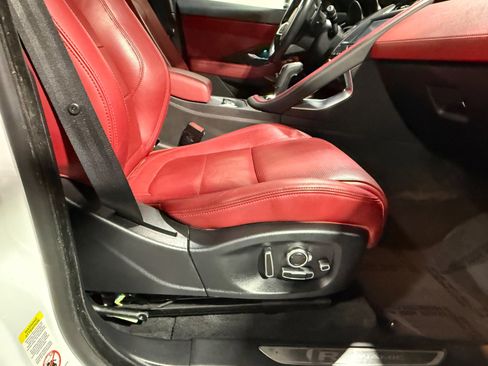 Used 2019 Jaguar E-PACE R-Dynamic SE image 51