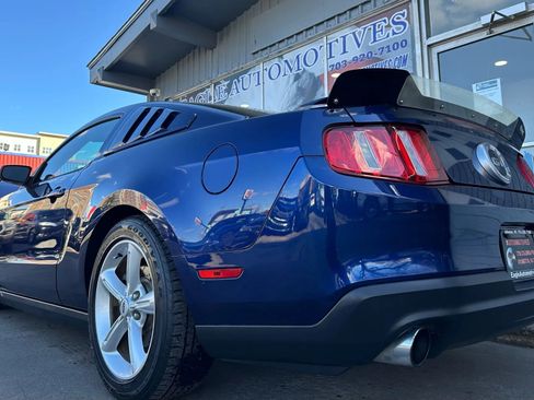 Used 2010 Ford Mustang GT image 5