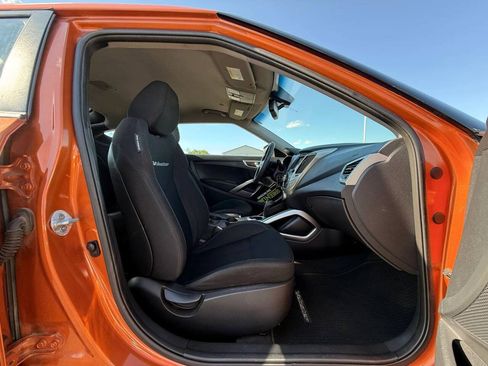 Used 2013 Hyundai Veloster FWD image 20