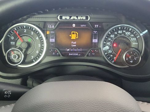 Used 2022 RAM 1500 Laramie AWD/4WD image 17