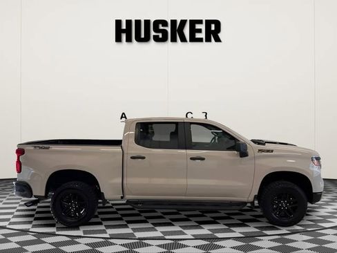 Used 2026 Chevrolet Silverado 1500 Custom Trail Boss w/ Dark Appearance Package AWD/4WD image 2