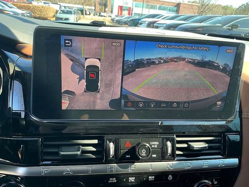 New 2026 Nissan Pathfinder Platinum image 16