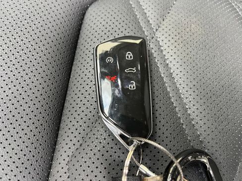 Used 2025 Volkswagen Atlas SE image 22