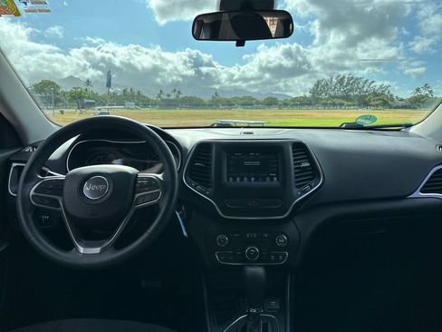 Used 2019 Jeep Cherokee Latitude w/ Popular Appearance Group FWD image 14