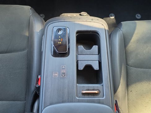 Used 2023 Nissan Ariya AWD image 8