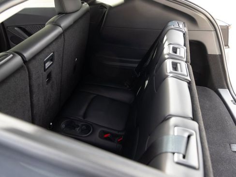 Used 2023 Tesla Model Y Long Range image 18