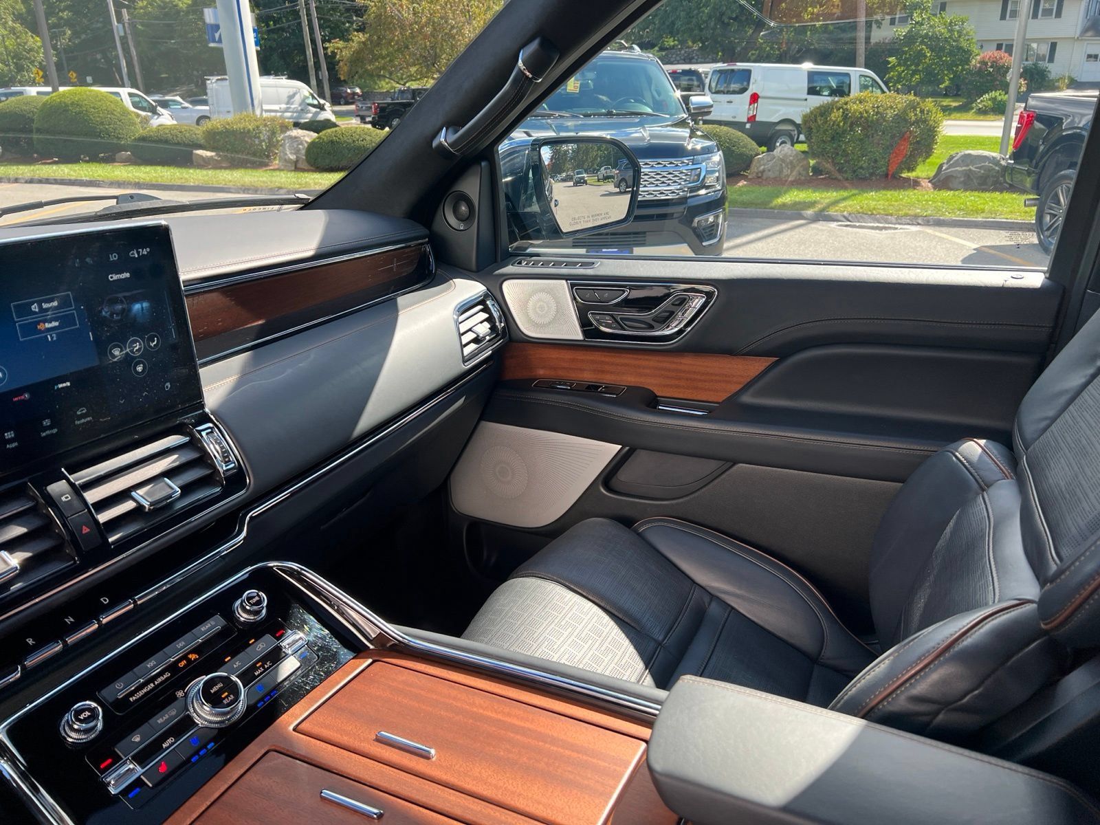 Used 2023 Lincoln Navigator Black Label AWD/4WD image 38