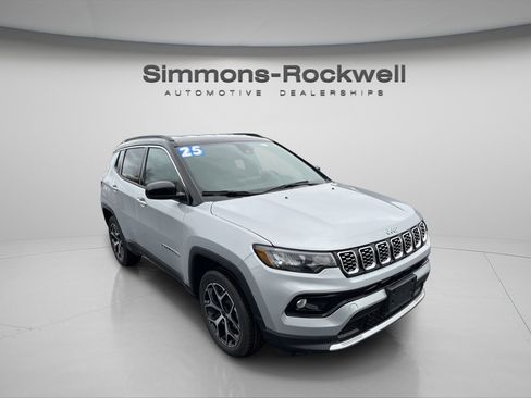 Used 2025 Jeep Compass Limited AWD/4WD image 3