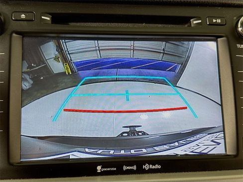 Used 2019 Toyota Highlander SE image 35