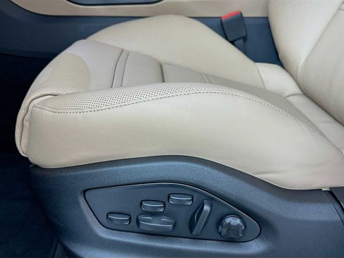 New 2026 Porsche Cayenne S image 13