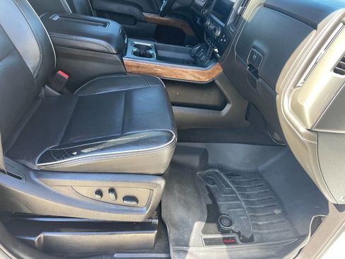 Used 2018 Chevrolet Silverado 2500 High Country image 33