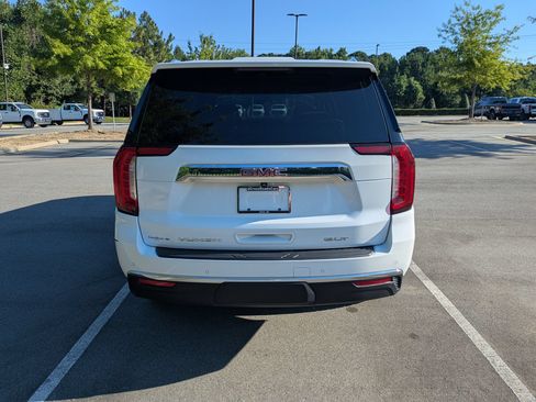 Used 2022 GMC Yukon XL SLT w/ SLT Luxury Package AWD/4WD image 5