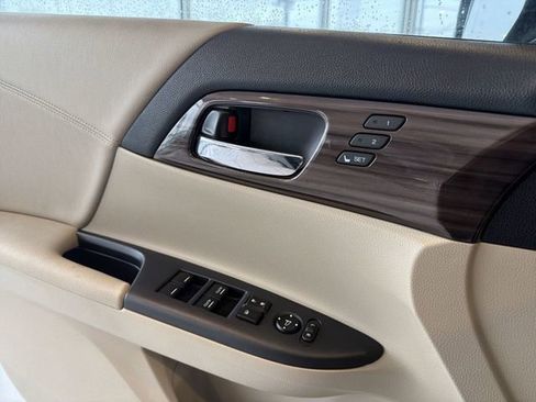 Used 2017 Honda Accord Touring image 22