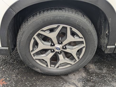 Used 2019 Subaru Forester Premium image 9