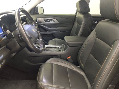 Used 2020 Chevrolet Traverse LT w/ LT Premium Package FWD image 17