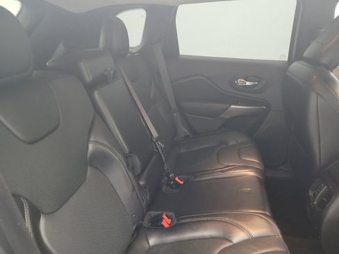 Used 2019 Jeep Cherokee Limited AWD/4WD image 19