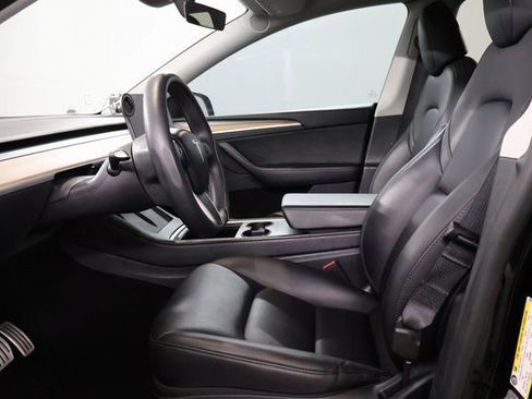 Used 2023 Tesla Model Y Performance image 11