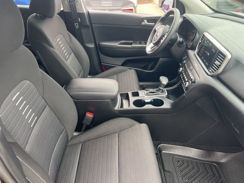 Certified 2022 Kia Sportage LX w/ LX FWD Value Edition Package image 19