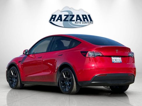 Used 2022 Tesla Model Y Long Range AWD/4WD image 5