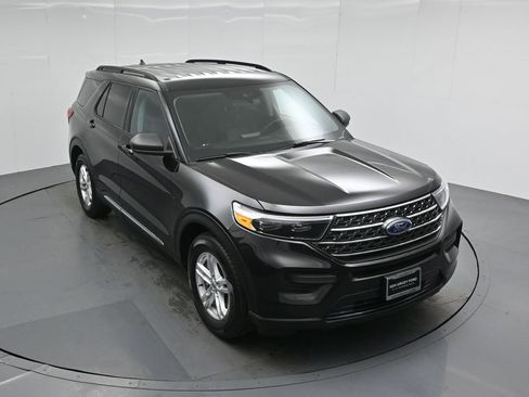 Certified 2022 Ford Explorer XLT image 38