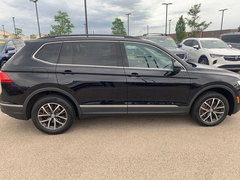 Used 2020 Volkswagen Tiguan SE w/ Panoramic Sunroof Package FWD image 6