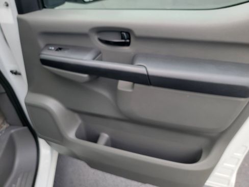 Used 2020 Nissan NV 3500 SL image 26