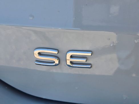 New 2026 Volkswagen Taos SE FWD image 14