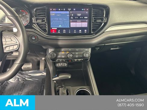 Used 2025 Dodge Durango GT RWD image 32