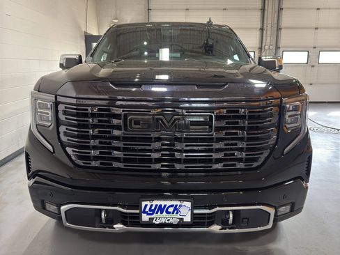 Used 2024 GMC Sierra 1500 Denali AWD/4WD image 8