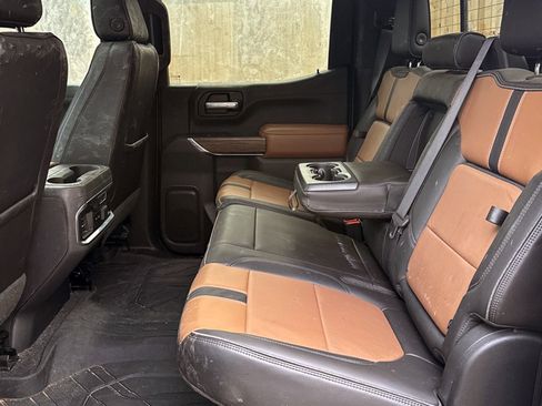 Used 2019 Chevrolet Silverado 1500 High Country w/ Technology Package image 27