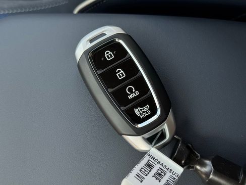 Used 2025 Hyundai Venue Limited image 30