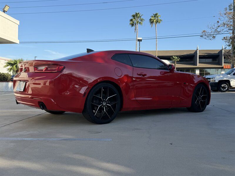 Used 2018 Chevrolet Camaro LT RWD image 5