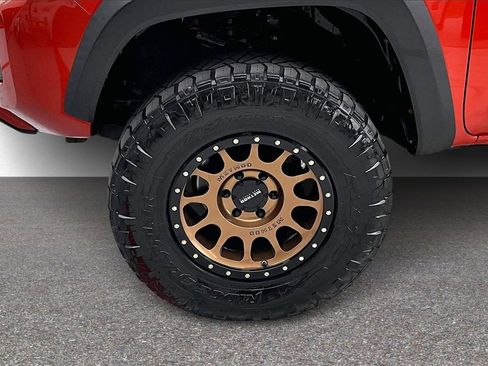 Used 2017 Toyota Tacoma TRD Off-Road image 31