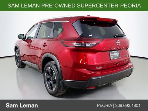 Used 2024 Nissan Rogue SV w/ SV Premium Package image 5