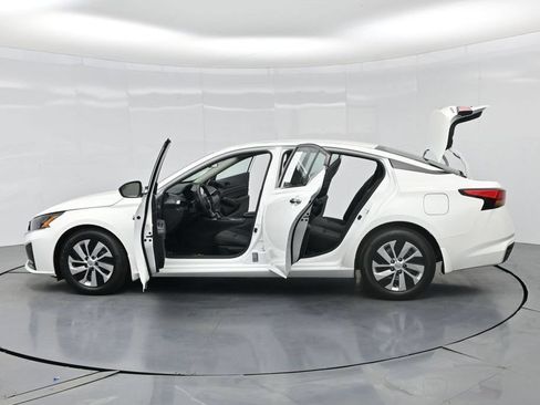 Used 2023 Nissan Altima 2.5 S FWD image 38